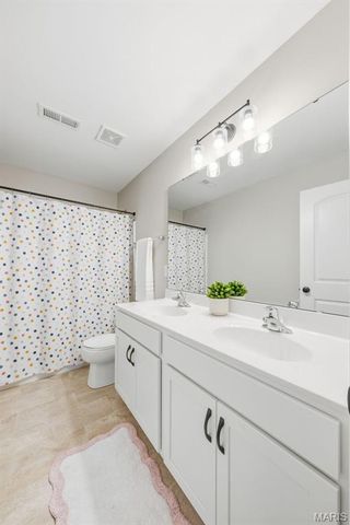 17483 Wyman Ridge Drive, Eureka, MO 63025