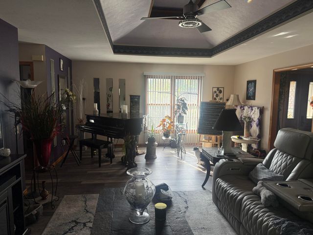 2404 Fruit Station Drive, Mountain Grove, MO 65711