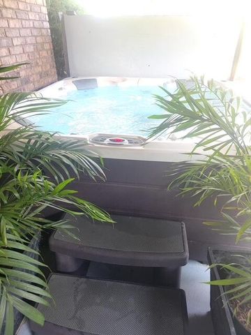 2404 Fruit Station Drive, Mountain Grove, MO 65711