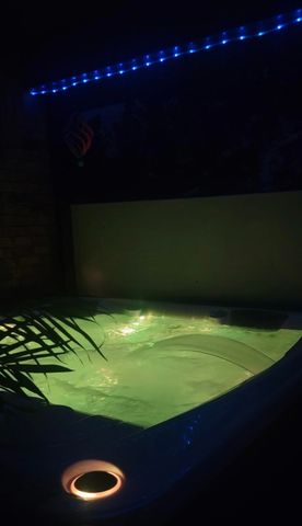 2404 Fruit Station Drive, Mountain Grove, MO 65711