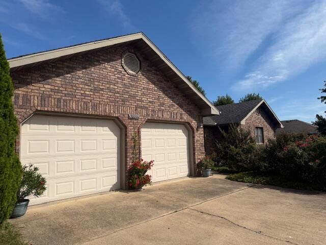 2404 Fruit Station Drive, Mountain Grove, MO 65711
