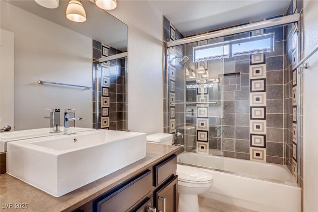 2564 Spruce Creek Drive, Las Vegas, NV 89135