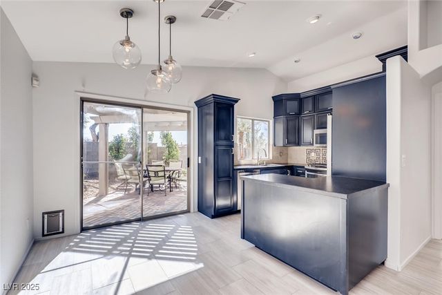 2564 Spruce Creek Drive, Las Vegas, NV 89135