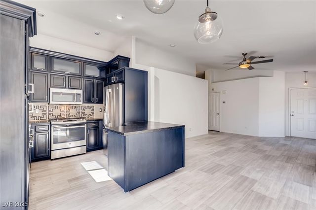 2564 Spruce Creek Drive, Las Vegas, NV 89135