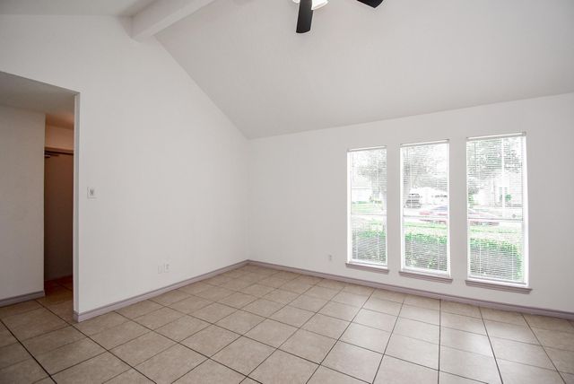 9426 Kingsvalley Street, Houston, TX 77075