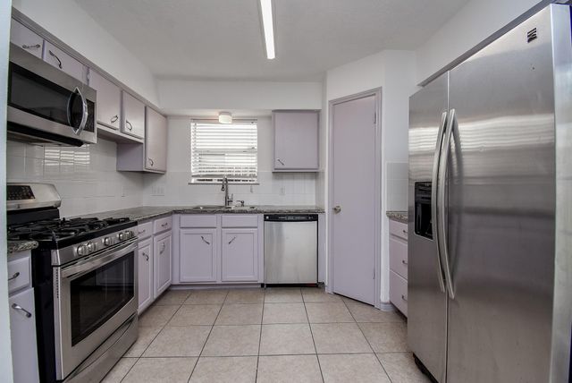 9426 Kingsvalley Street, Houston, TX 77075