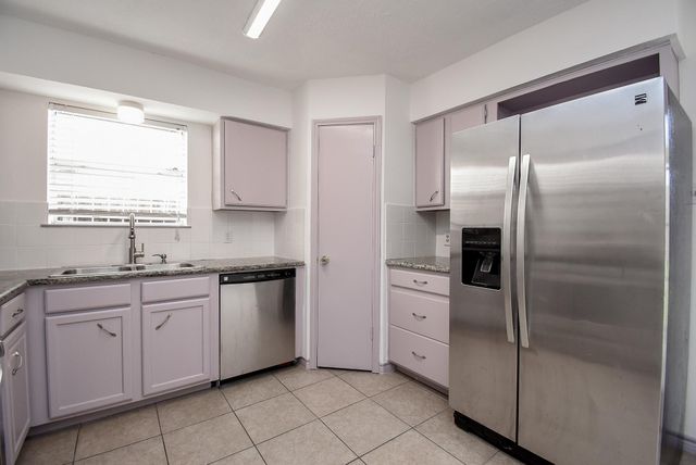 9426 Kingsvalley Street, Houston, TX 77075