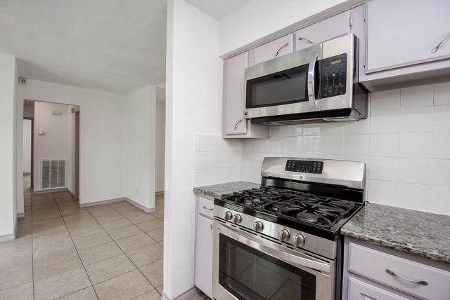 9426 Kingsvalley Street, Houston, TX 77075