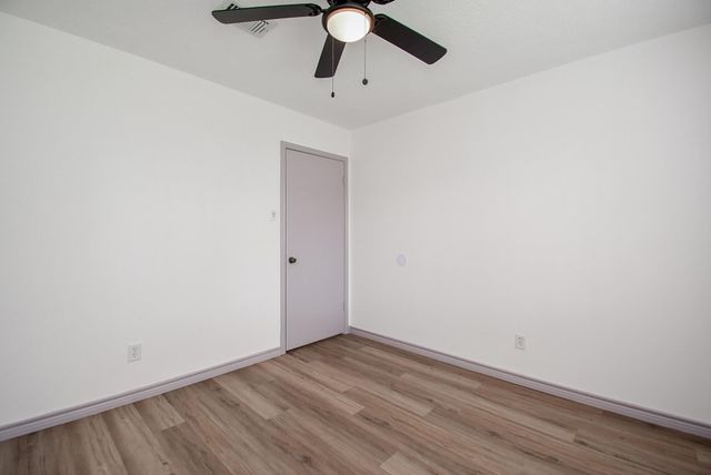 9426 Kingsvalley Street, Houston, TX 77075