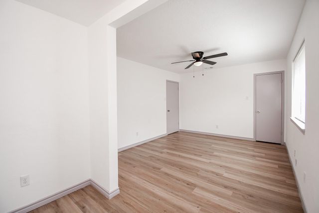 9426 Kingsvalley Street, Houston, TX 77075