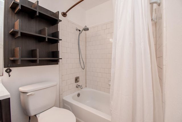 9426 Kingsvalley Street, Houston, TX 77075