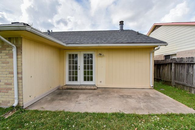9426 Kingsvalley Street, Houston, TX 77075