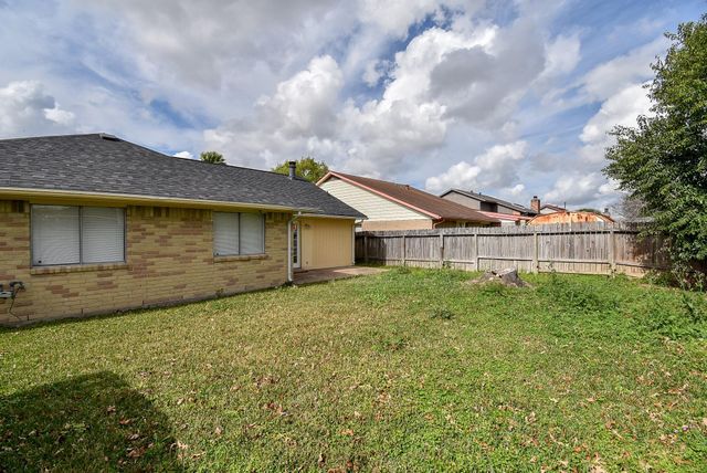 9426 Kingsvalley Street, Houston, TX 77075