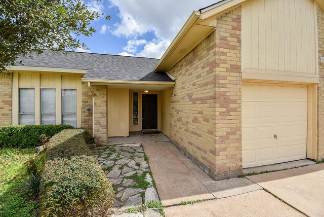9426 Kingsvalley Street, Houston, TX 77075