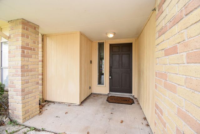 9426 Kingsvalley Street, Houston, TX 77075