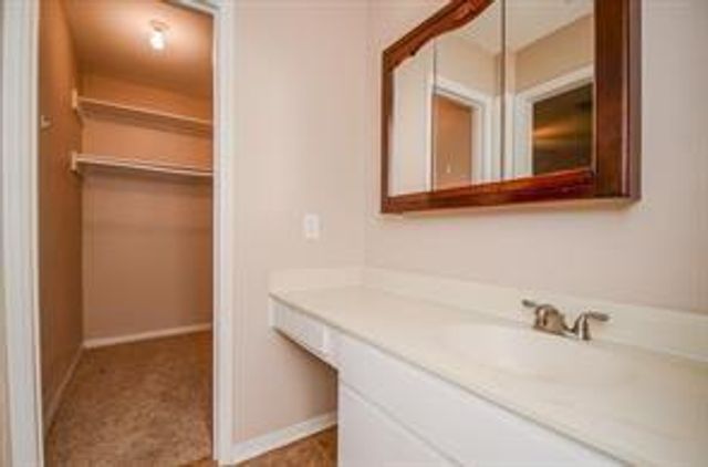 939 Memorial Village Drive 38, Houston, TX 77024