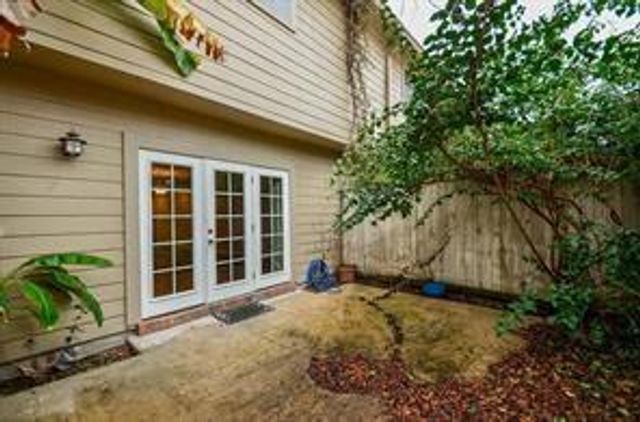 939 Memorial Village Drive 38, Houston, TX 77024