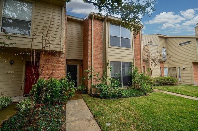 939 Memorial Village Drive 38, Houston, TX 77024