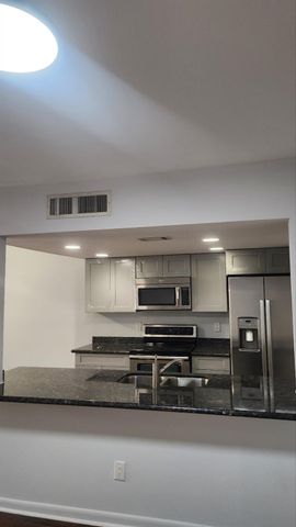 939 Memorial Village Drive 38, Houston, TX 77024