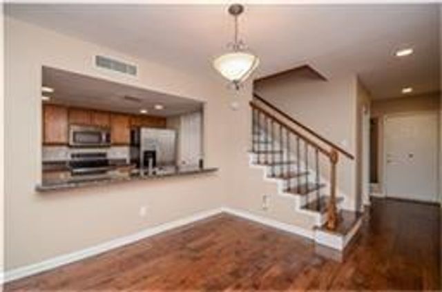 939 Memorial Village Drive 38, Houston, TX 77024