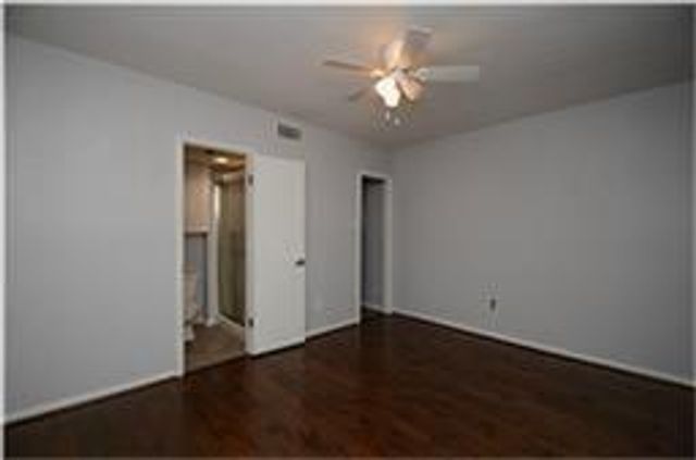 939 Memorial Village Drive 38, Houston, TX 77024