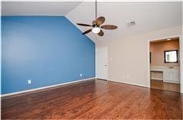 939 Memorial Village Drive 38, Houston, TX 77024