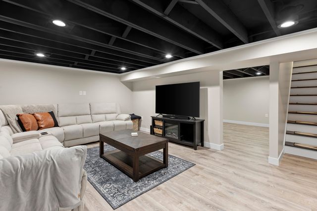 7849 Hanley Street, Schererville, IN 46375