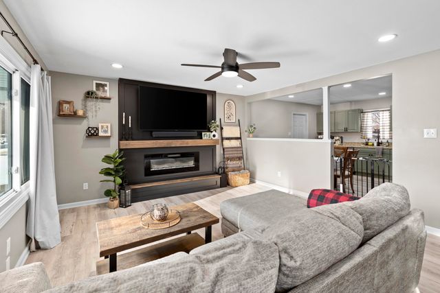 7849 Hanley Street, Schererville, IN 46375