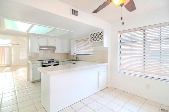 734 N Mesa St, San Luis, AZ 85349