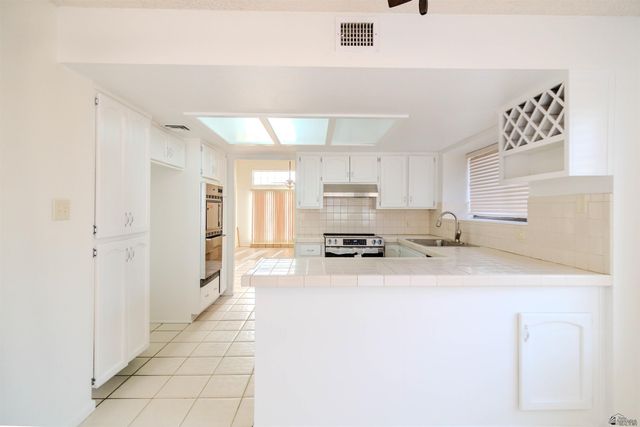 734 N Mesa St, San Luis, AZ 85349