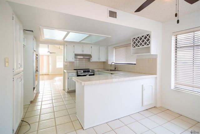 734 N Mesa St, San Luis, AZ 85349