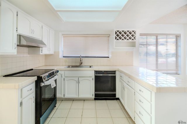 734 N Mesa St, San Luis, AZ 85349