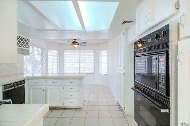 734 N Mesa St, San Luis, AZ 85349