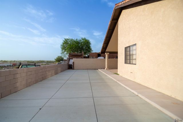 734 N Mesa St, San Luis, AZ 85349