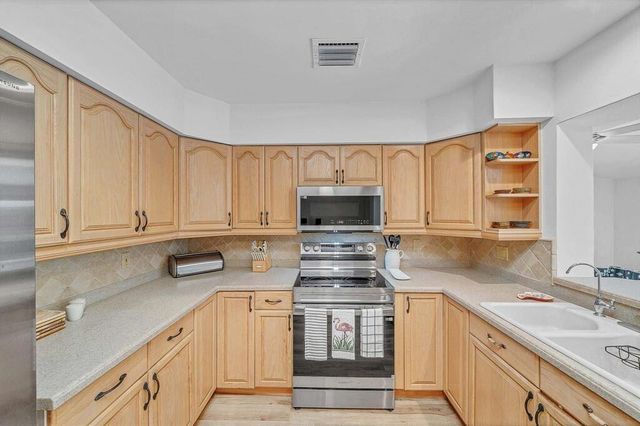 5351 NE 17th Terrace, Fort Lauderdale, FL 33334