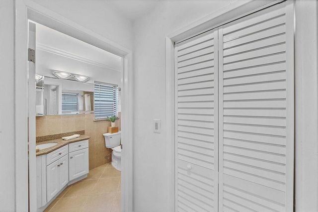 5351 NE 17th Terrace, Fort Lauderdale, FL 33334