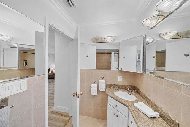 5351 NE 17th Terrace, Fort Lauderdale, FL 33334