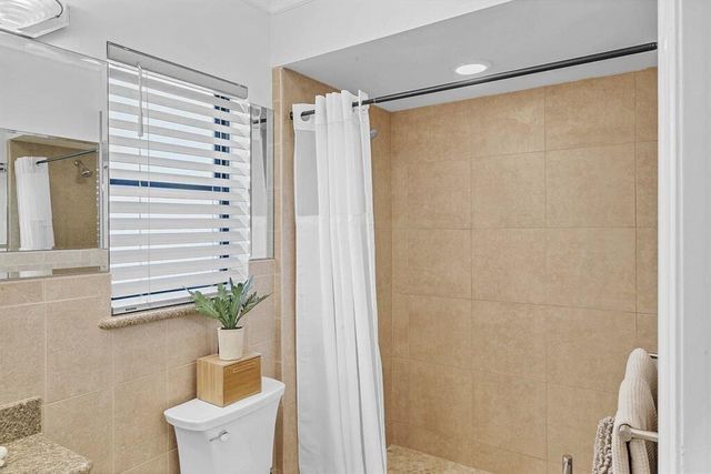 5351 NE 17th Terrace, Fort Lauderdale, FL 33334