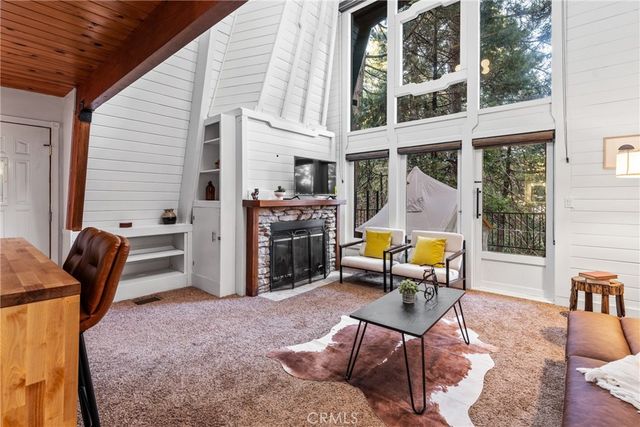 2371 Spring Oak, Running Springs, CA 92382