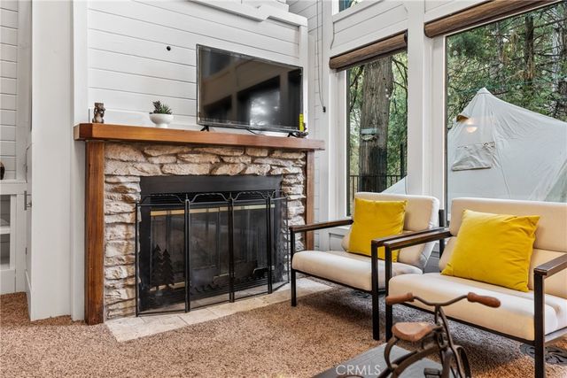 2371 Spring Oak, Running Springs, CA 92382