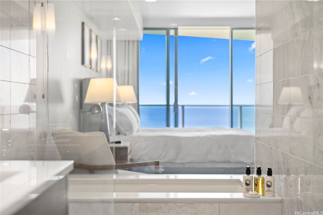 383 Kalaimoku Street 3008, Honolulu, HI 96815