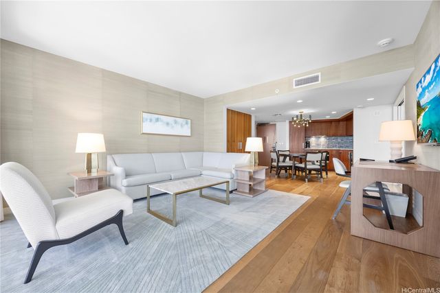 383 Kalaimoku Street 3008, Honolulu, HI 96815