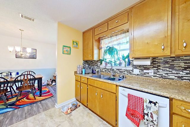 2218 Riverside Ave, Waycross, GA 31501