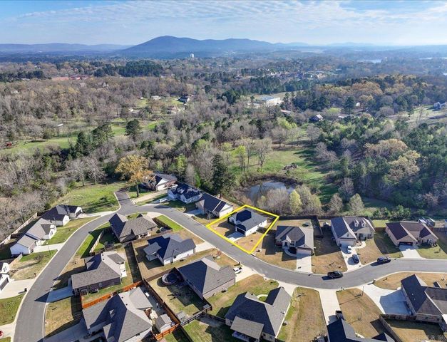 215 Windcrest Cir Circle, Hot Springs, AR 71913