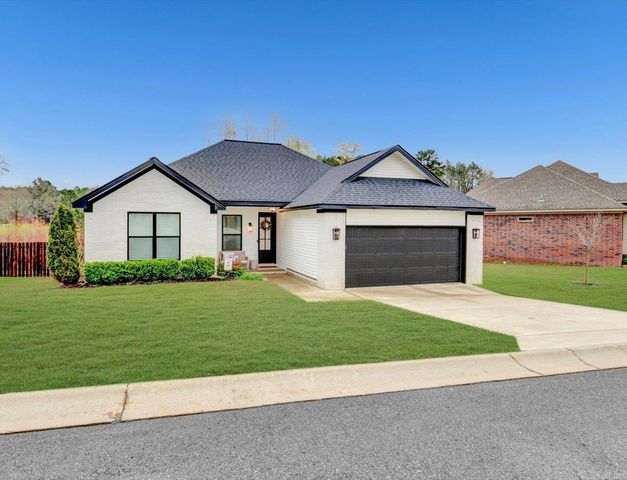 215 Windcrest Cir Circle, Hot Springs, AR 71913