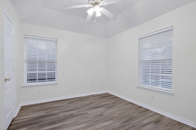 233 Adolphus Avenue, Lake Dallas, TX 75065