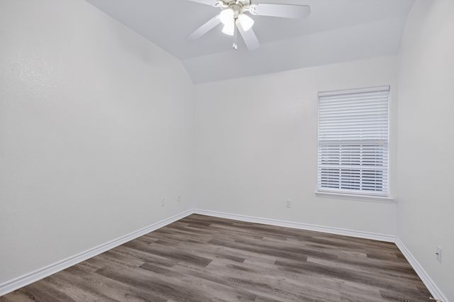 233 Adolphus Avenue, Lake Dallas, TX 75065