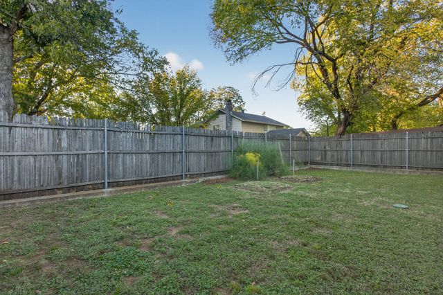 233 Adolphus Avenue, Lake Dallas, TX 75065