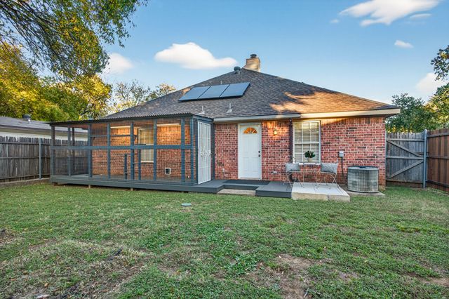 233 Adolphus Avenue, Lake Dallas, TX 75065