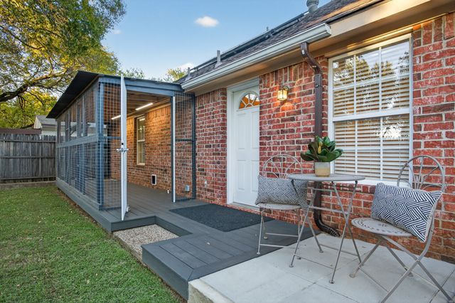 233 Adolphus Avenue, Lake Dallas, TX 75065